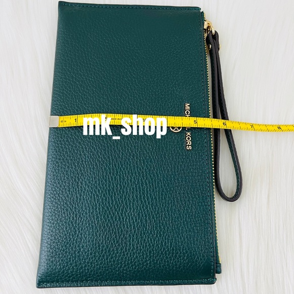 Michael Kors Jet Set Charm Large Zip Clutch Wristlet - Picture 10 of 10